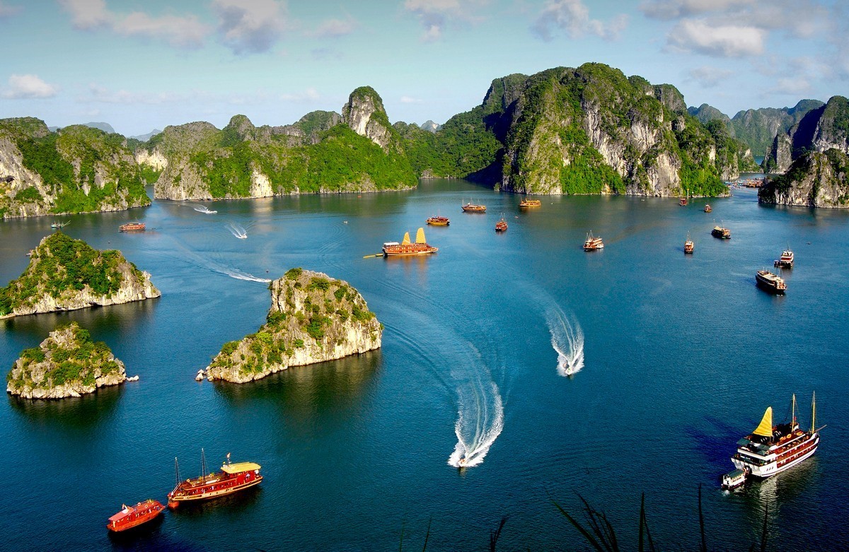 Halong bay natural wonder halong quang ninh vietnam travel